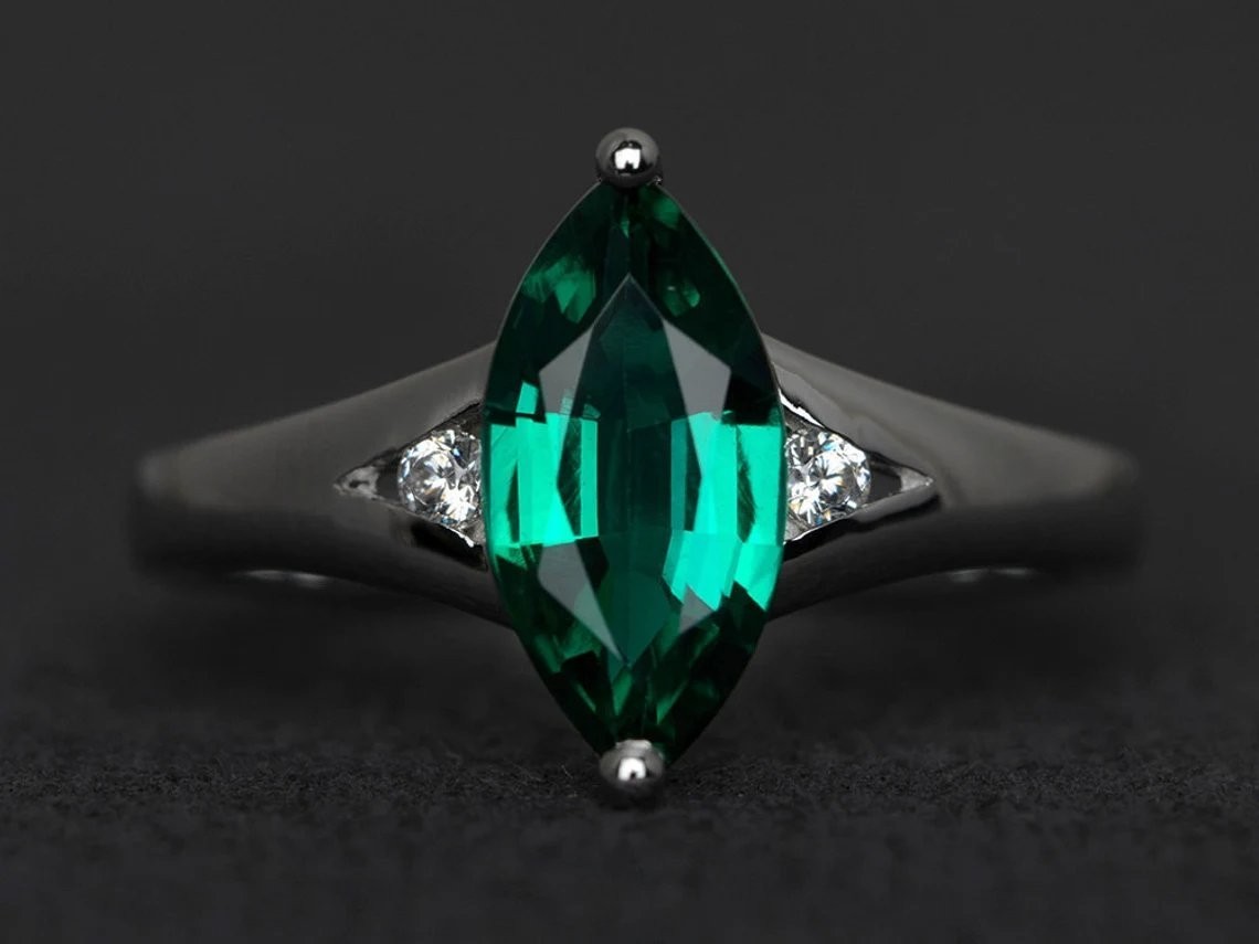 Emerald Lab Created 925 Sterling Silver Modern Women Ring Duty Free