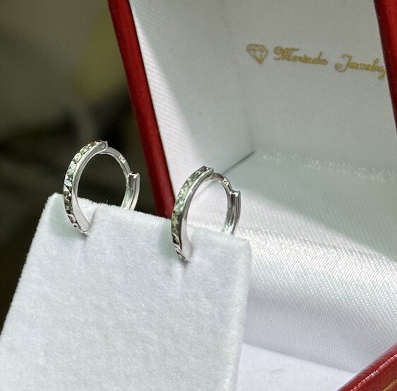 18k Solid White Gold Italy Shiny Hoop Kids Adult Earrings, 0.93 grams
