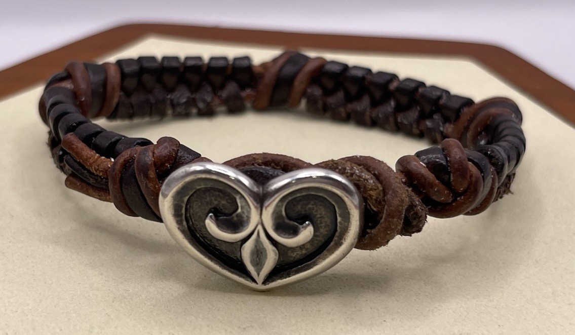 James Avery Retired Fleur De Lis Heart Leather Bracelet 2 Tone 8” FAST SHIPPING