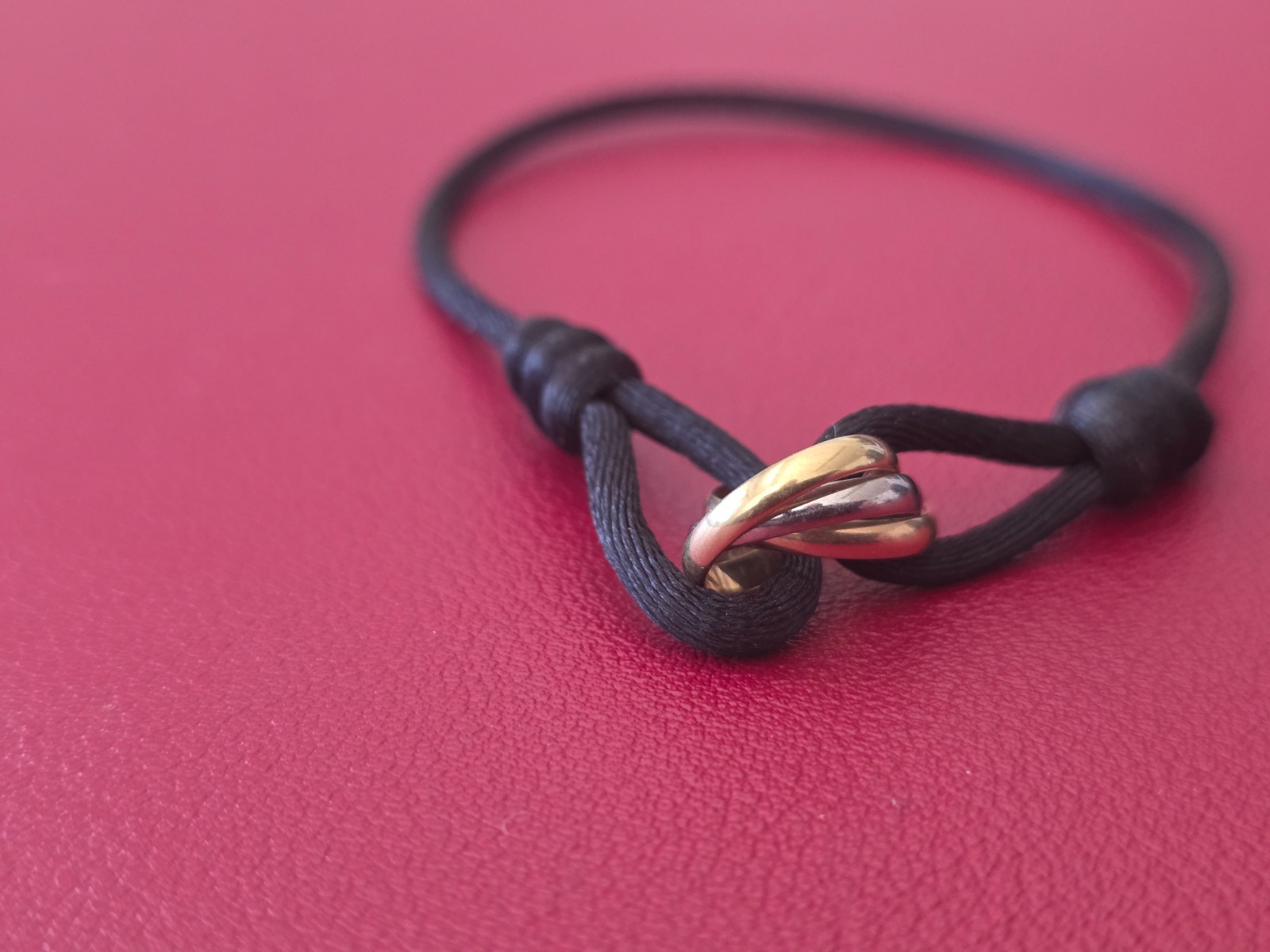 Cartier Trinity Cord Bracelet 18K/750 Yellow Gold White Gold Pink Gold