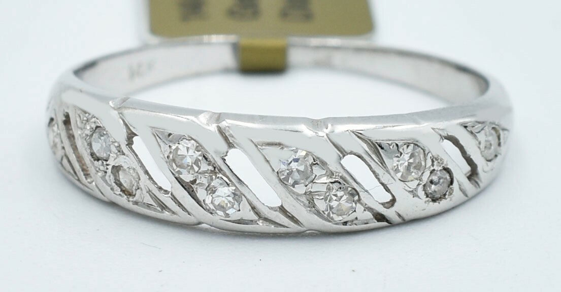 GENUINE DIAMOND RING 14K WHITE GOLD ** Made in USA * Free Appraisal Service