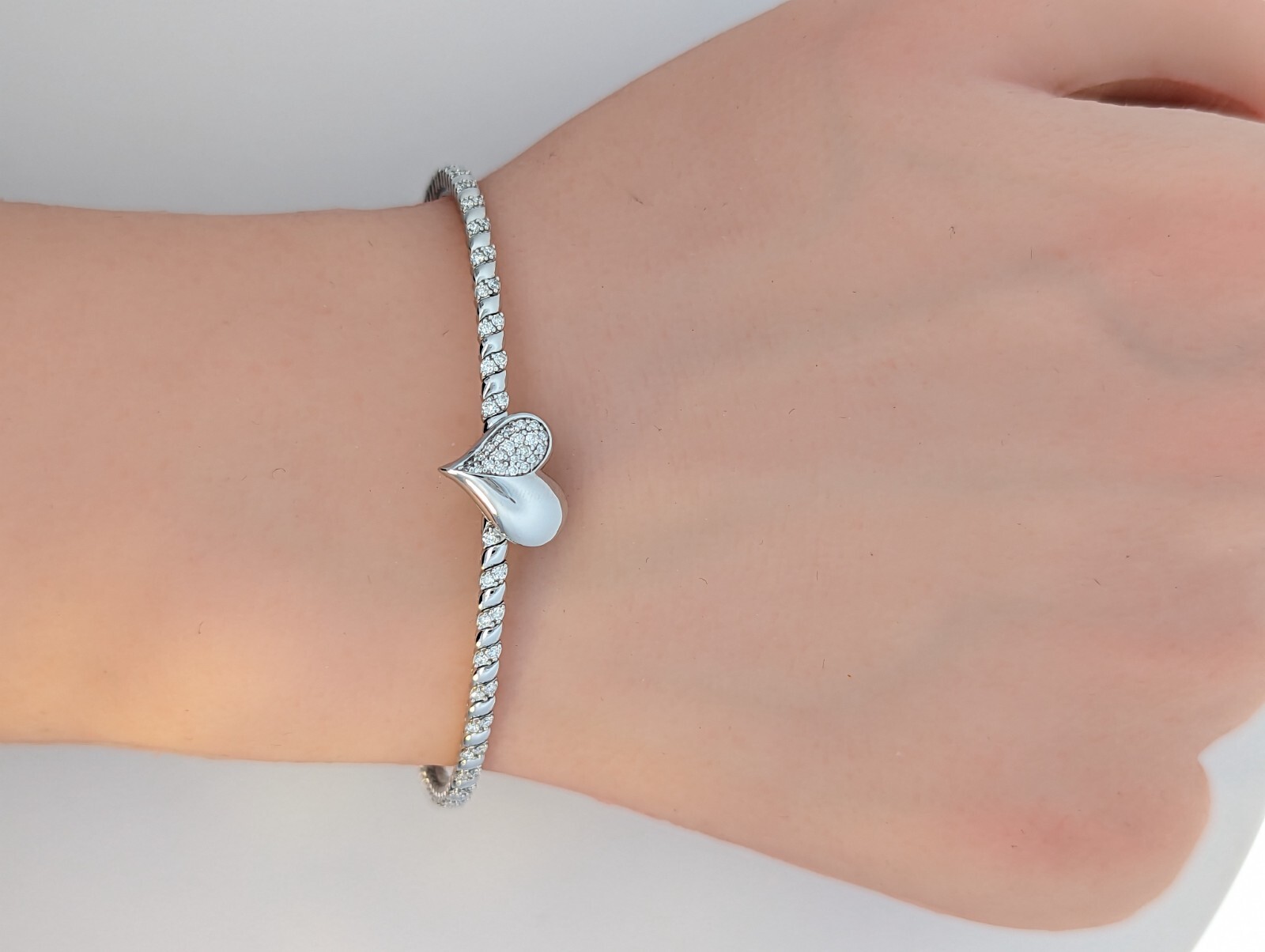 D/Vs1 Lab Grown Diamond Flexible bracelet 14kt Yellow and White for all occasion