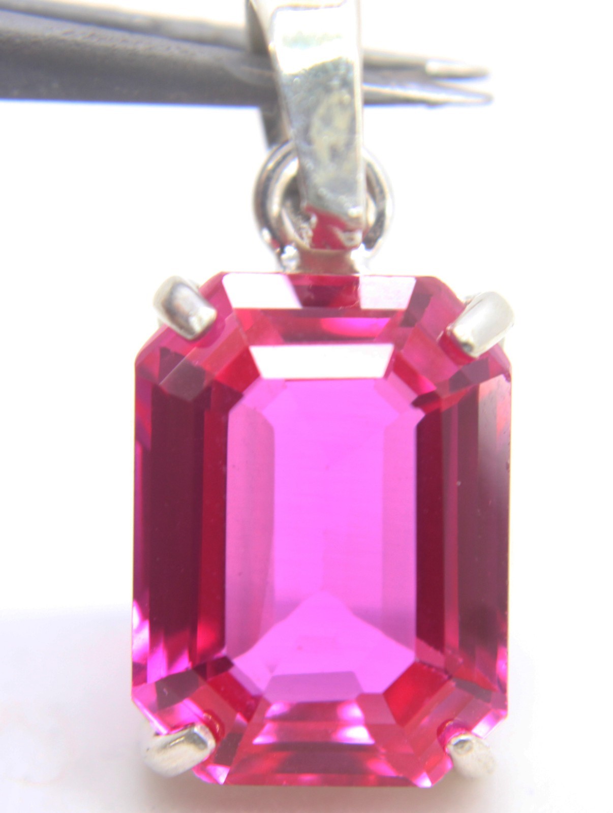 3.48 Gm Pink Sapphire Emerald Gemstone 925 Silver Pendant Gift Jewelry