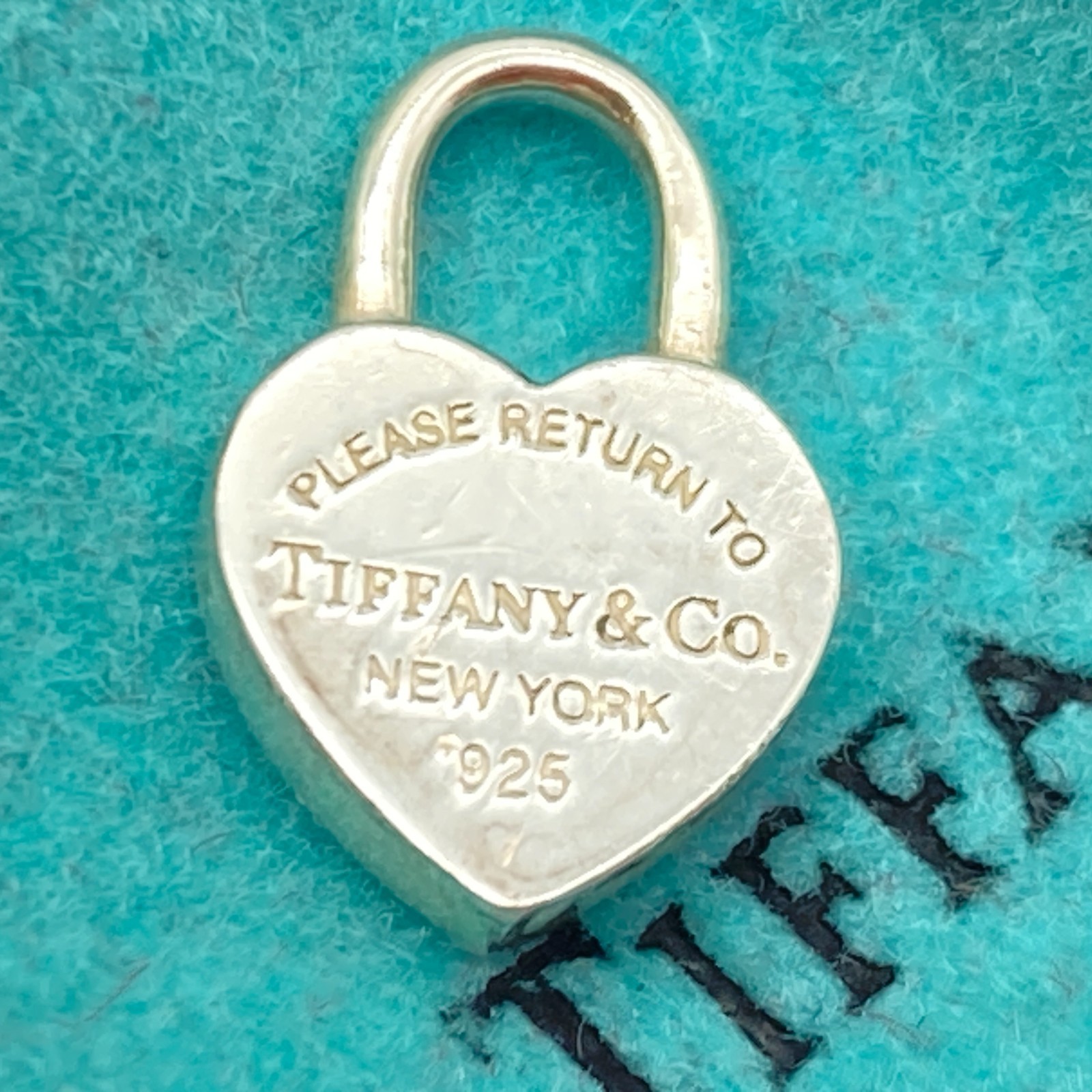 Tiffany & Co. Return to Heart Lock MINI Padlock Pendant 1.4g No Chain silver
