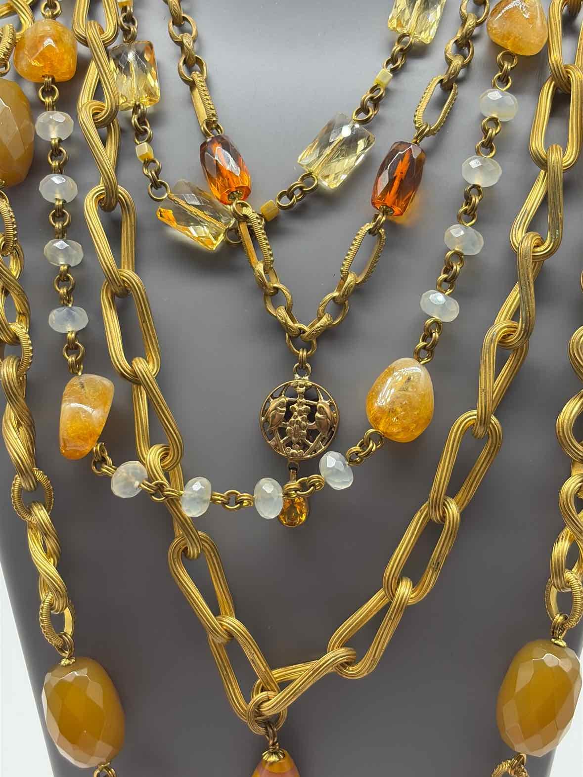 Pre-Owned Gold and Beige Multi Stone Chain Link Necklace