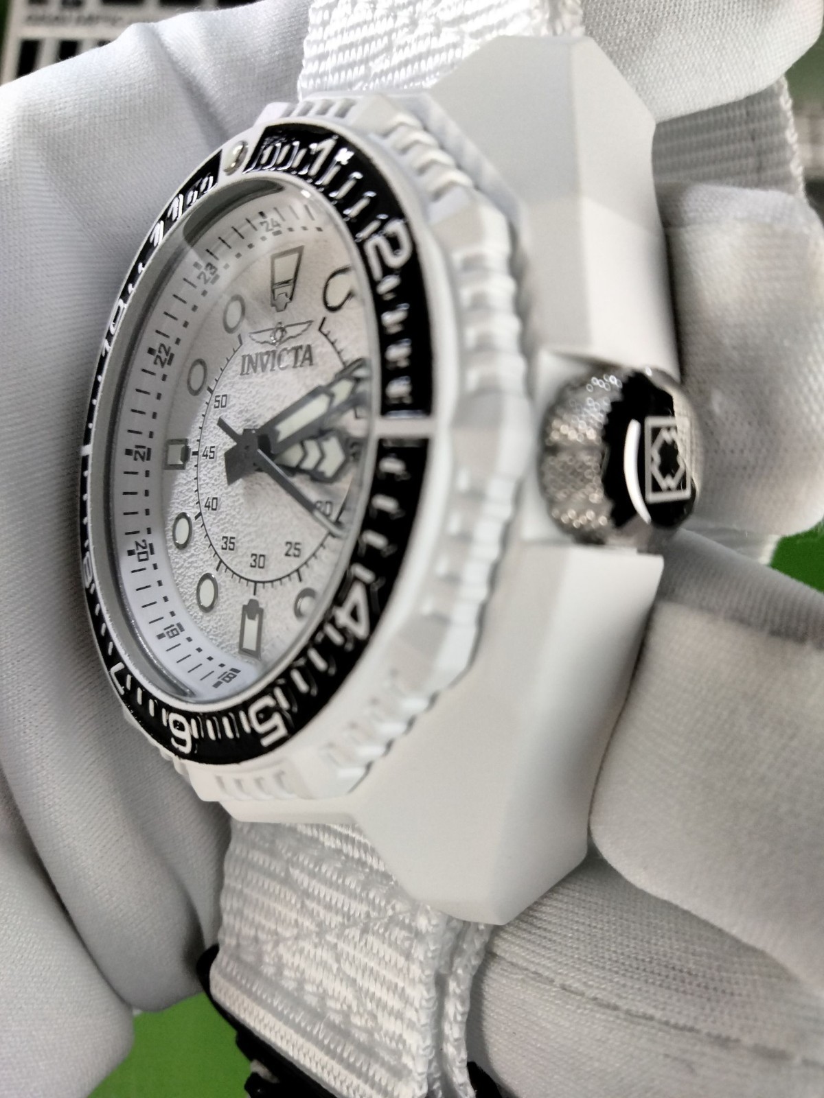 Invicta Akula Oversized 55 mm Aqua Plated Black & White Cartoon Dive Watch Men