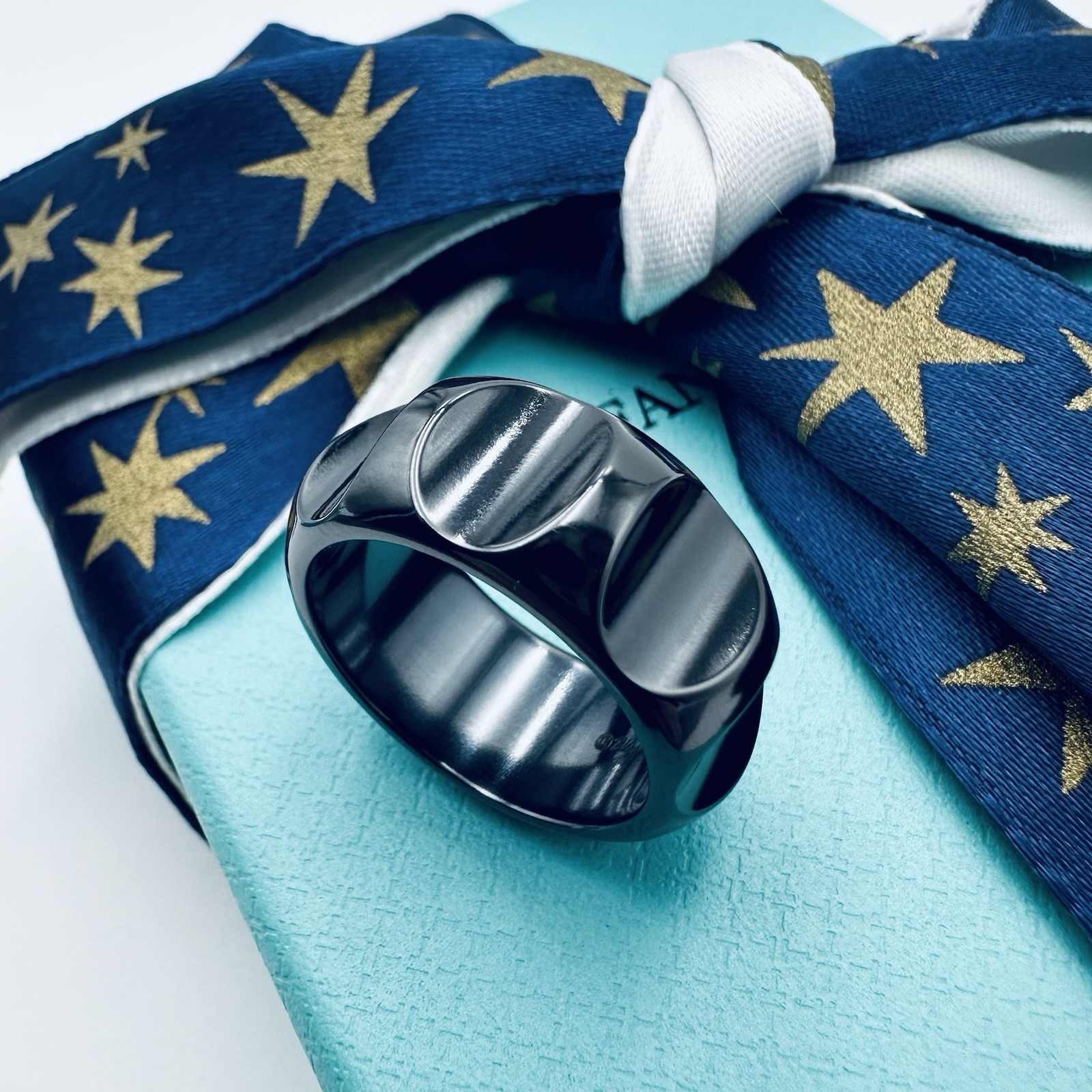 NWT Tiffany & Co. 9 mm Groove Band Ring in Titanium by Picasso with Packaging