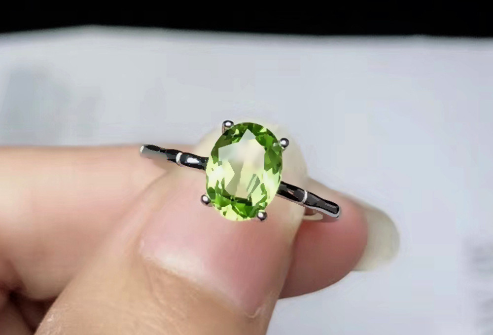 Natural Eye Clean Pale Green Peridot Sterling Silver 925 Handmade Solitaire Ring