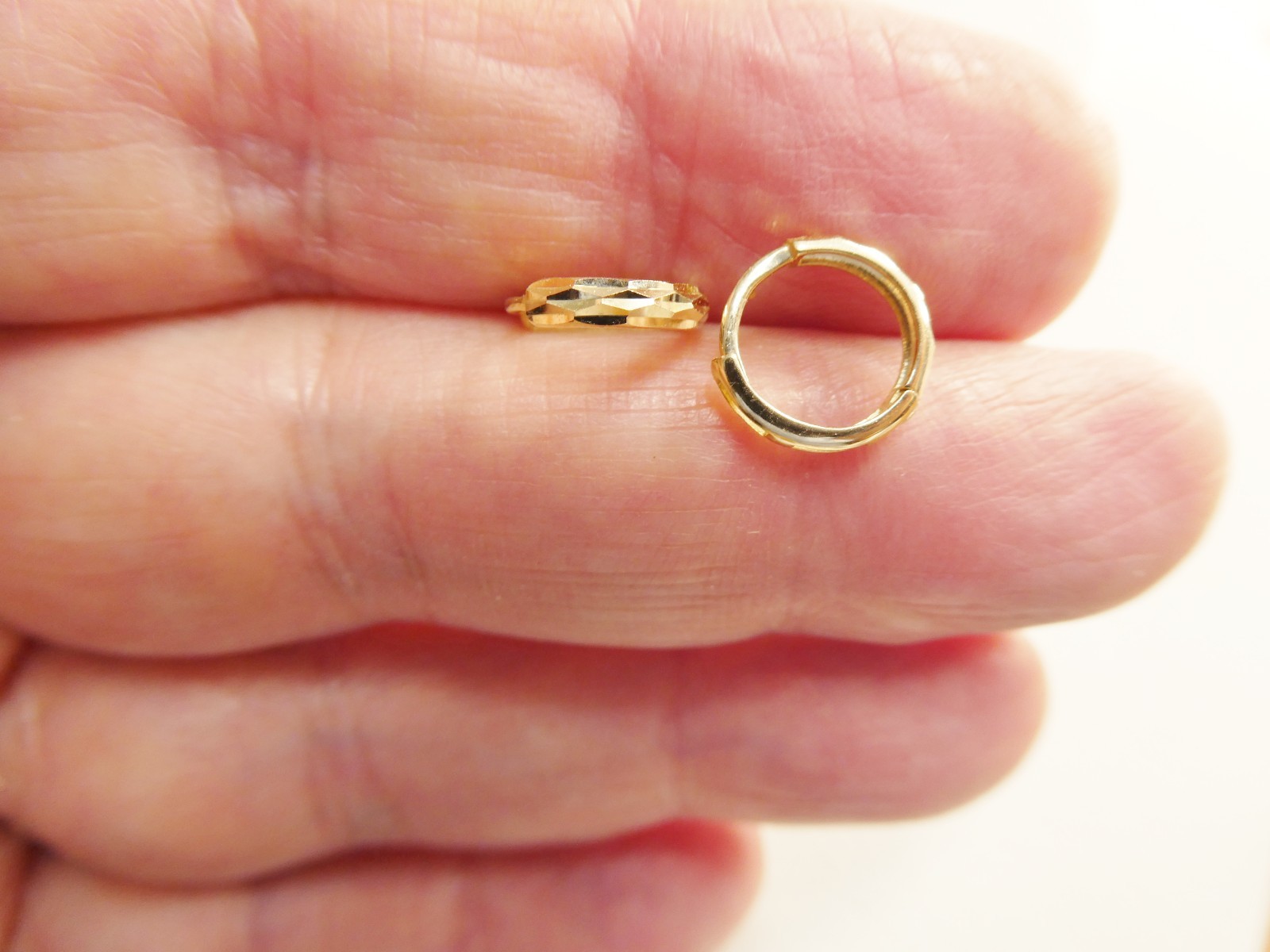 10K REAL YELLOW GOLD DESIGNS DIAMOND CUT HUGGIE FANCY EARRINGS