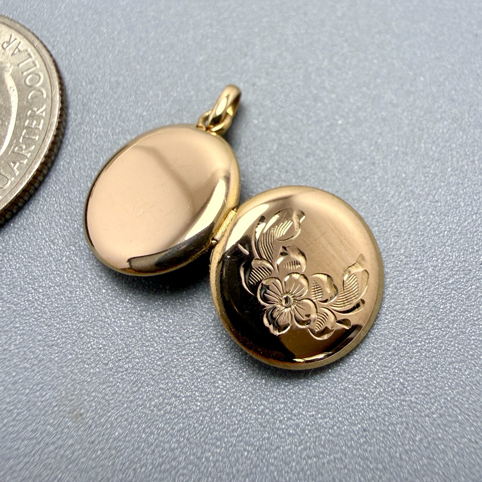 14K Yellow Gold Small 13mm Round Locket Pendant 1.8 grams