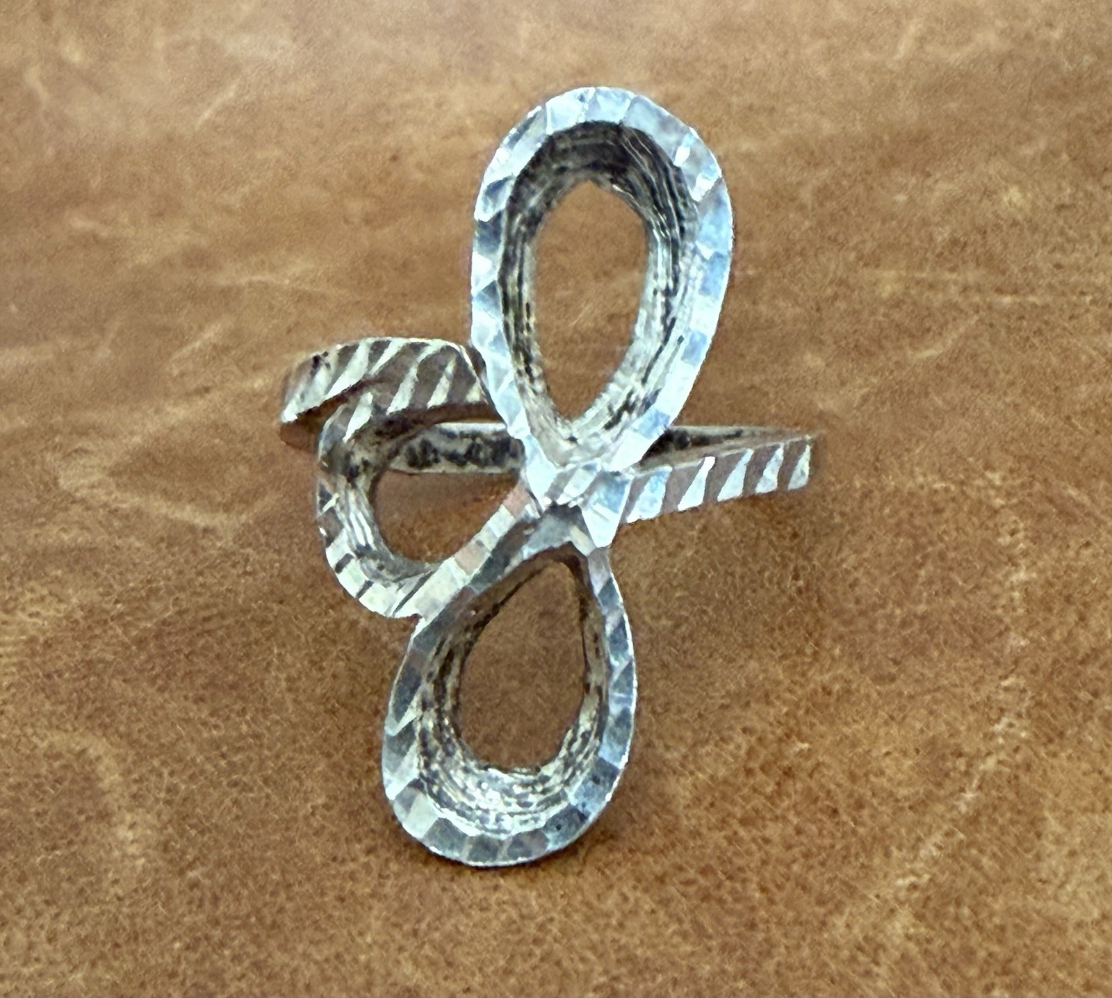 Beautiful Vintage Sterling Silver 925 Bright Cut Modernist Design Ring Size 8