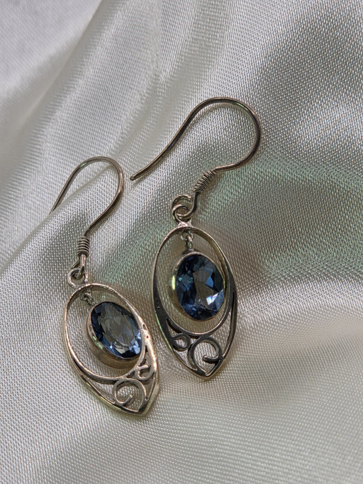 Sterling Silver With Translucent Blue Topaz Necklace and Earring Set 9.29 Grams