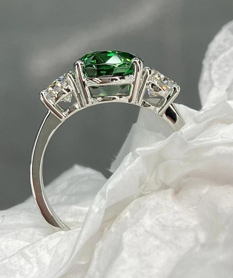 5 Ct Oval Cut Natural Emerald & Diamond 14K White Gold Luxurious Engagement Ring