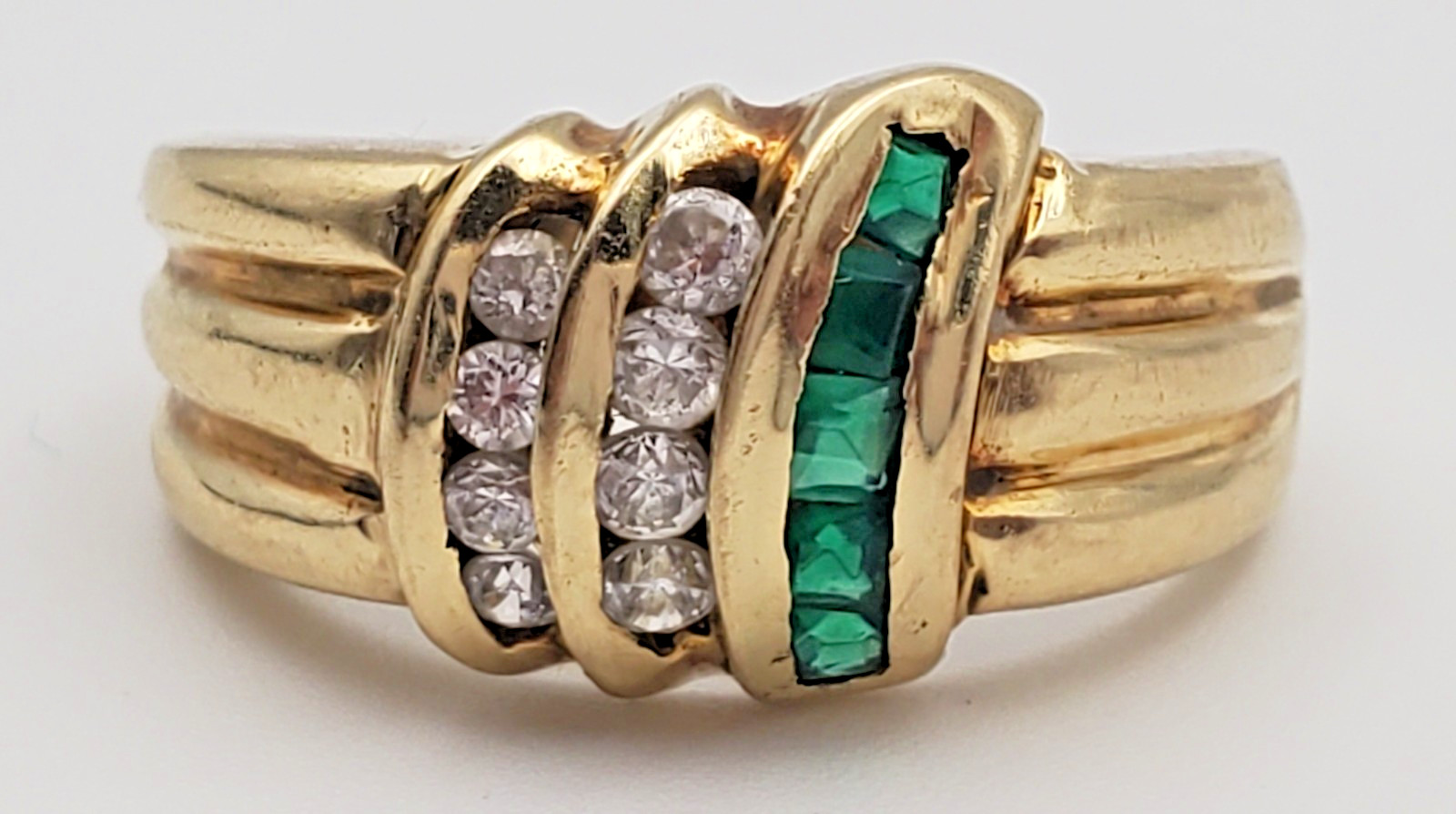 14k Solid Yellow Gold 3 Bar/ Bow Design Ring Set With Clear & Green Stones