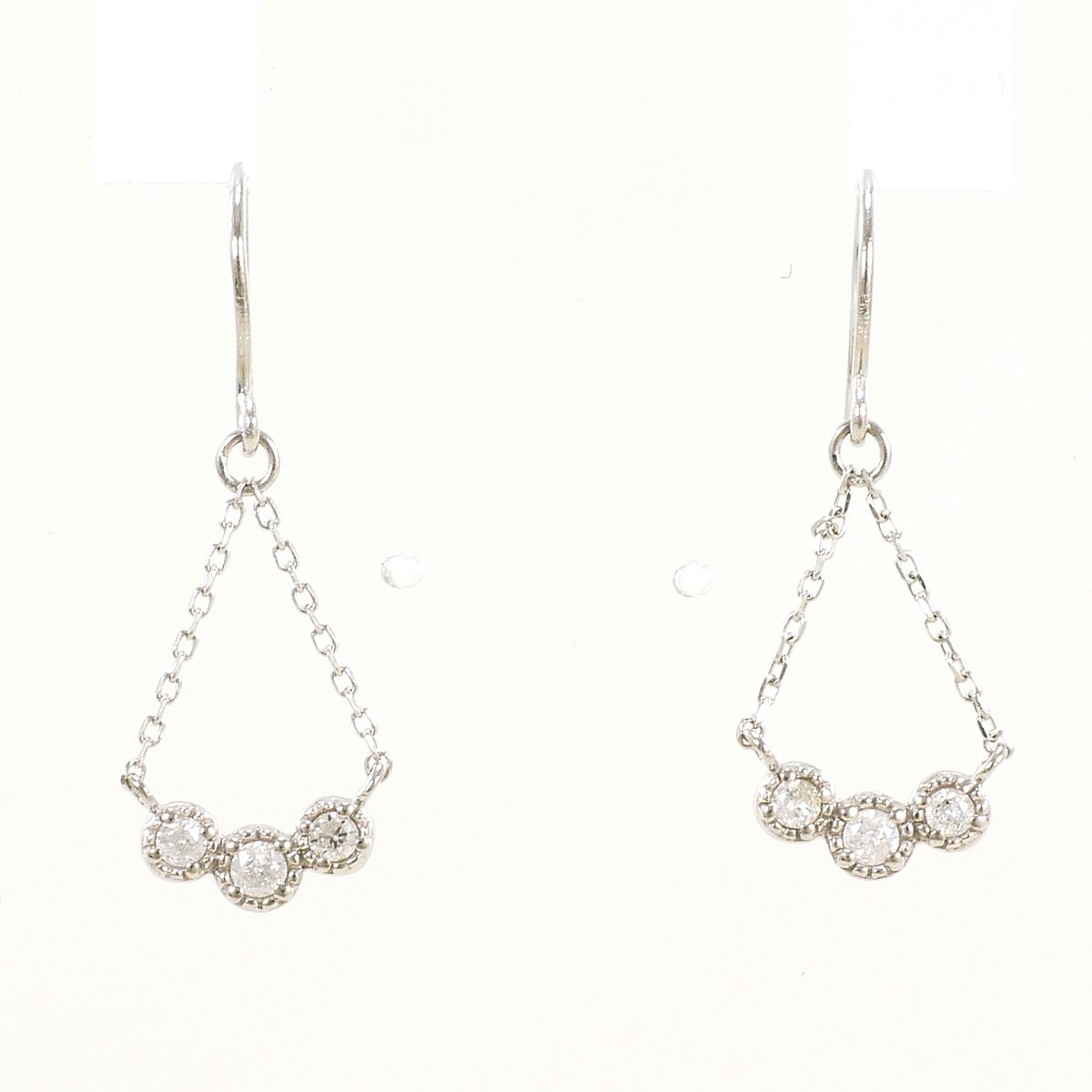 PT900 Platinum Pierce Diamond (no carat mark) 0.6g Free shipping Used