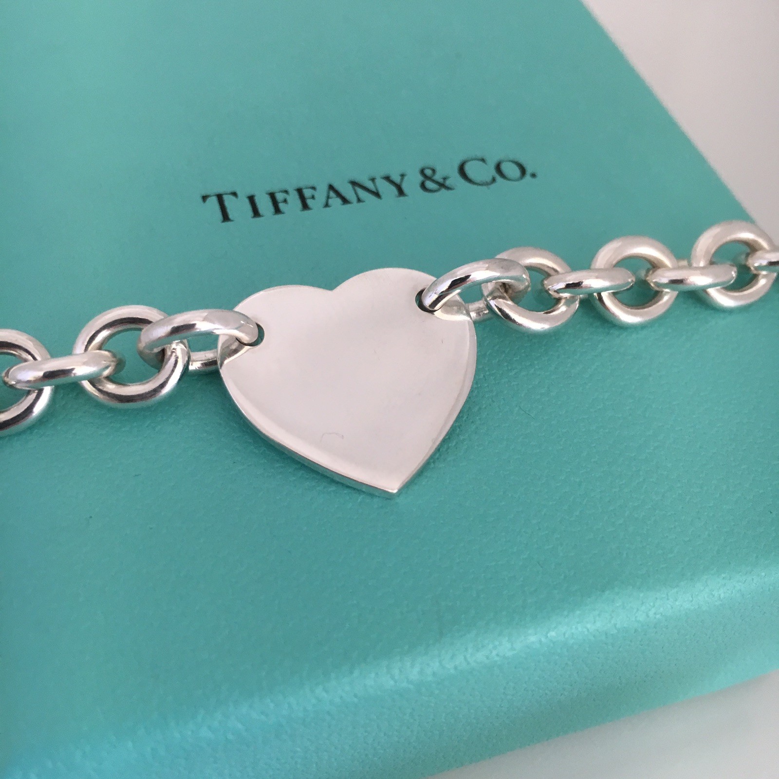 8.5″ Large Please Return To Tiffany & Co Center Heart Charm Bracelet in Silver