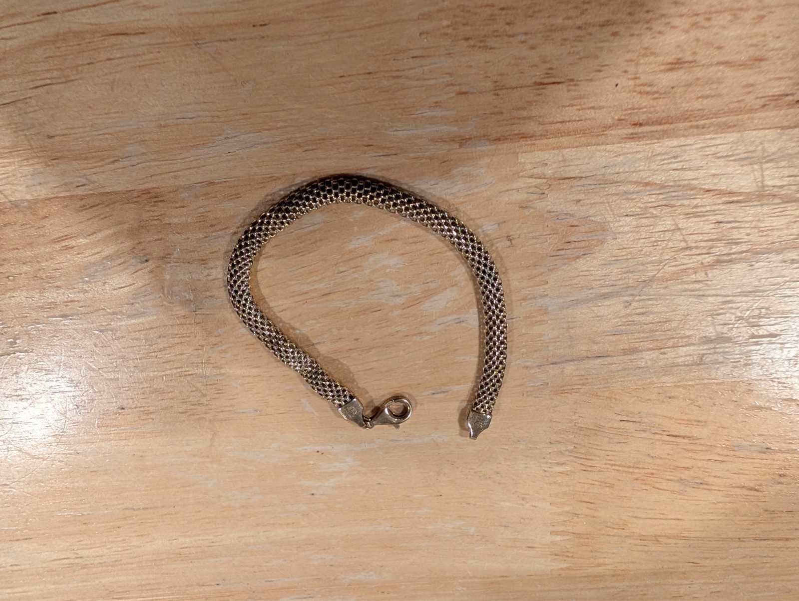 Italy 925 Sterling Silver Mesh Link Bracelet gold colored – Pre-Owned. Very good