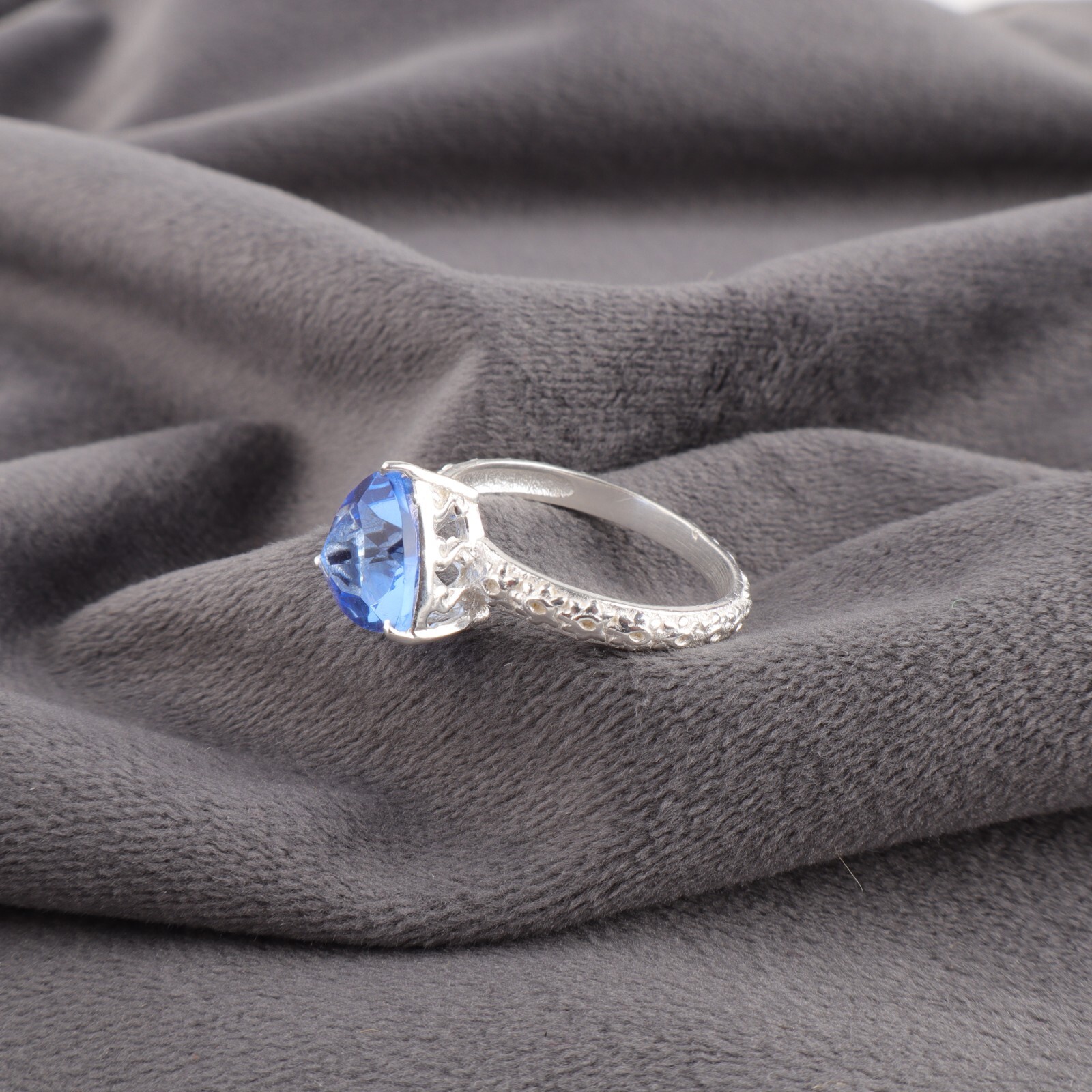 925 Sterling Silver Tanzanite Gemstone Ethnic Jewelry Ring For Wedding Gift