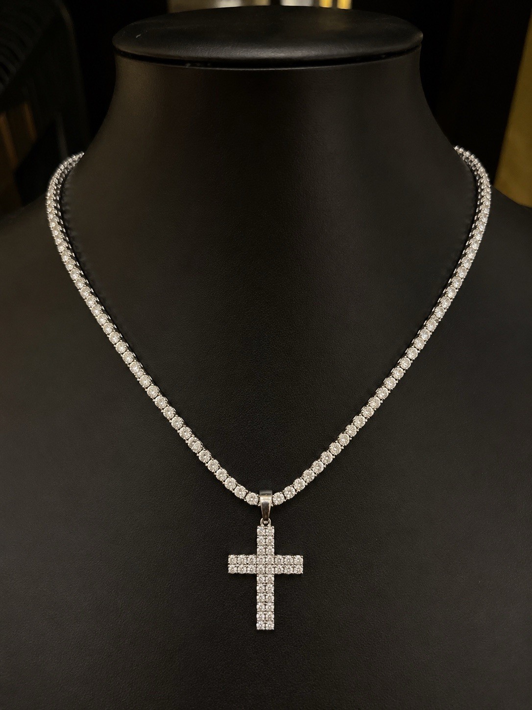 Mens 2.66 CT TW Diamond Tennis Chain & Cross Pendant 22