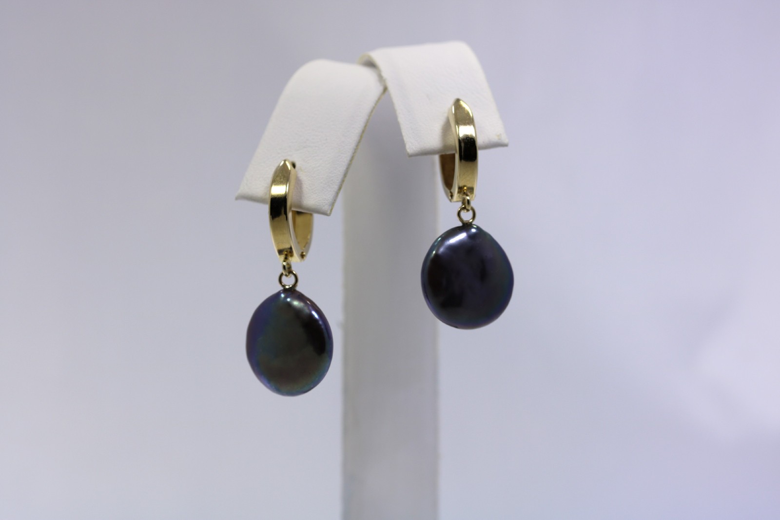 Vintage 14k Yellow Gold Flat Black Dangle Drop Pearl Earrings