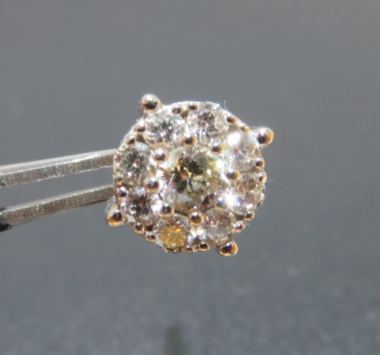 10K WG 1 PC. ONLY DIAMOND CLUSTER STUD EARRING 0.20 ct. 0.67 gram (AI-2905)
