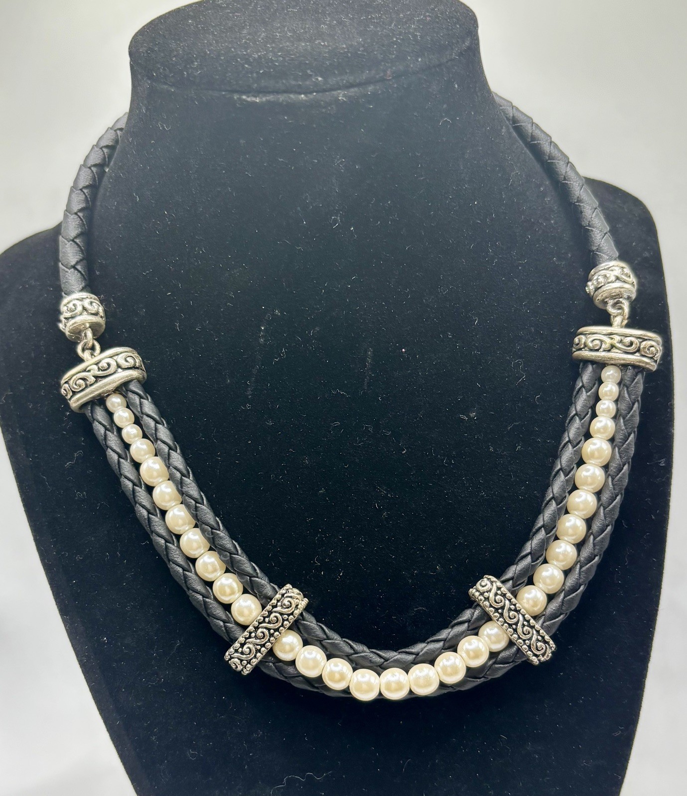 Faux pearls / leather cord chocker necklace 16” 2” ext