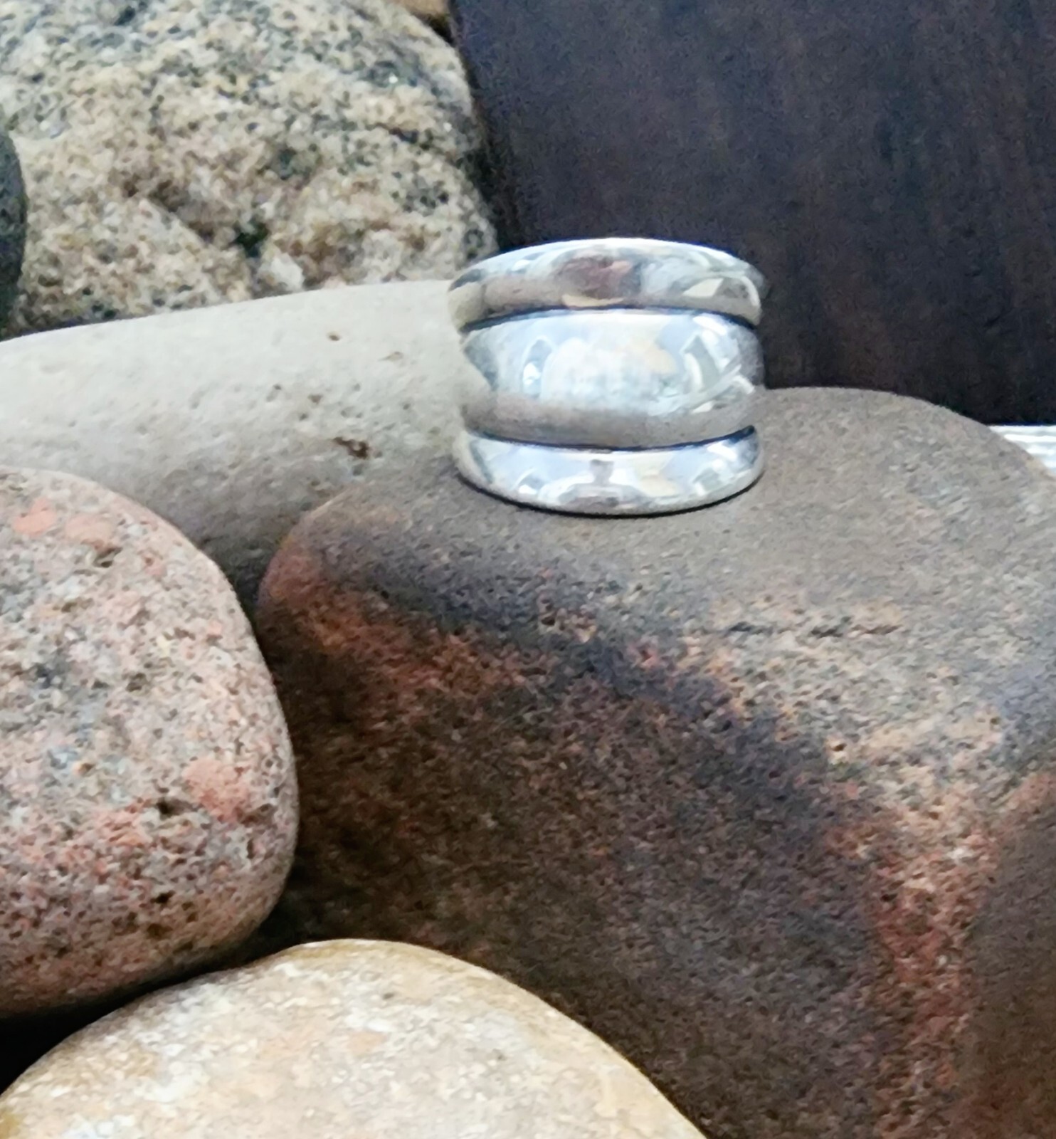Retired James Avery WIDE Segmented Band Ring Tapers in Back Sizer 8