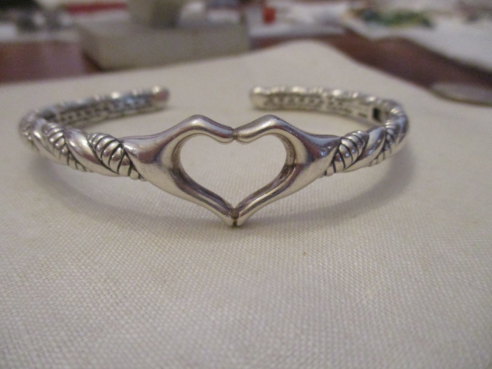 John Hardy (JAI) sterling silver heart hand hinged cuff bracelet 7 1/2″