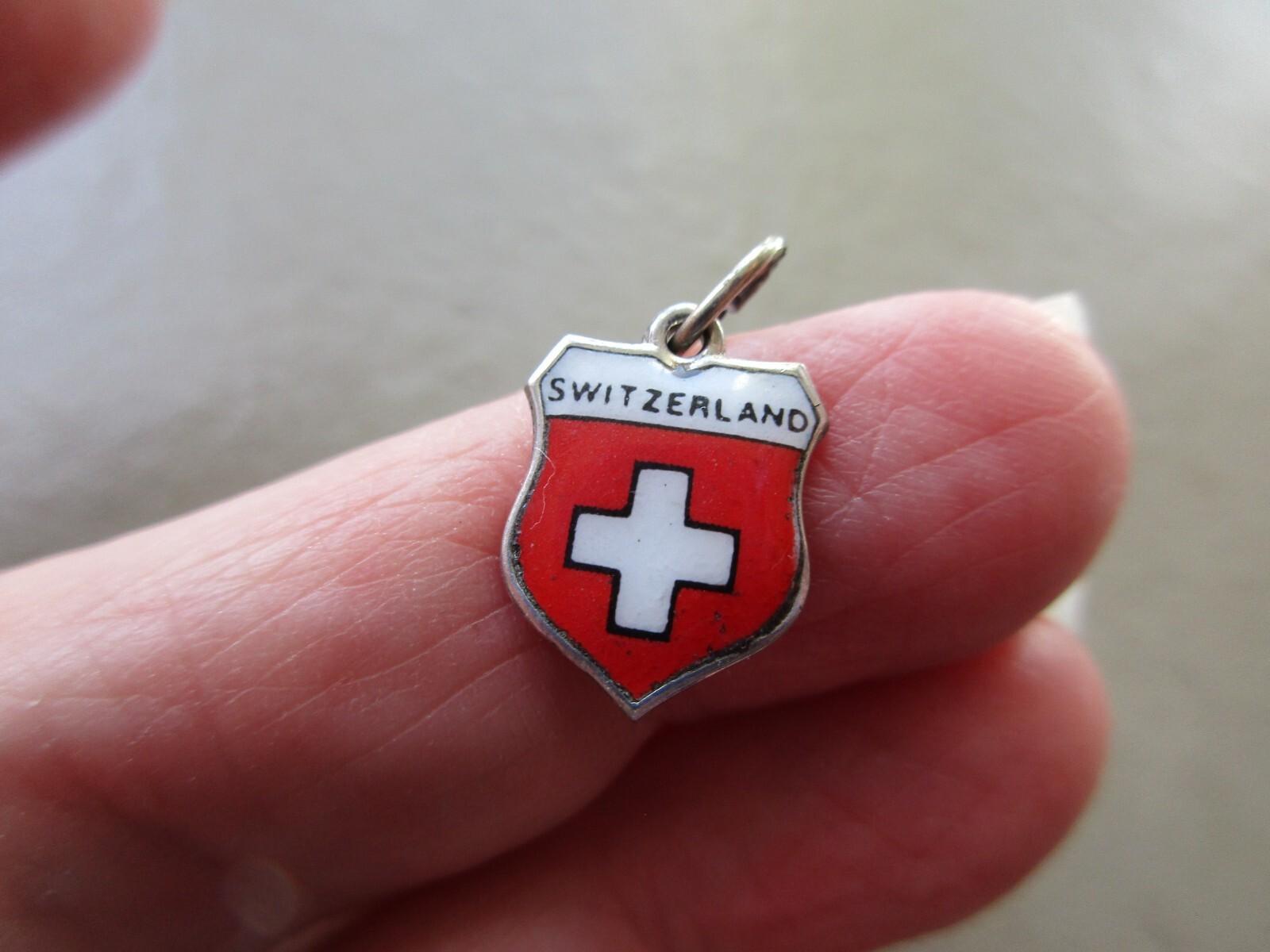 ANTIQUE VINTAGE SILVER TONE ENAMEL SWITZERLAND SWISS CROSS TRAVEL CHARM PENDANT
