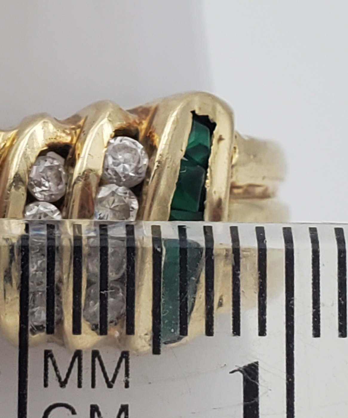14k Solid Yellow Gold 3 Bar/ Bow Design Ring Set With Clear & Green Stones