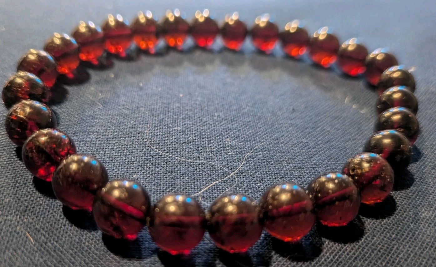 7″ 8MM BEAUTIFUL CHERRY RED GENUINE BALTIC AMBER UNISEX STRETCH BRACELET