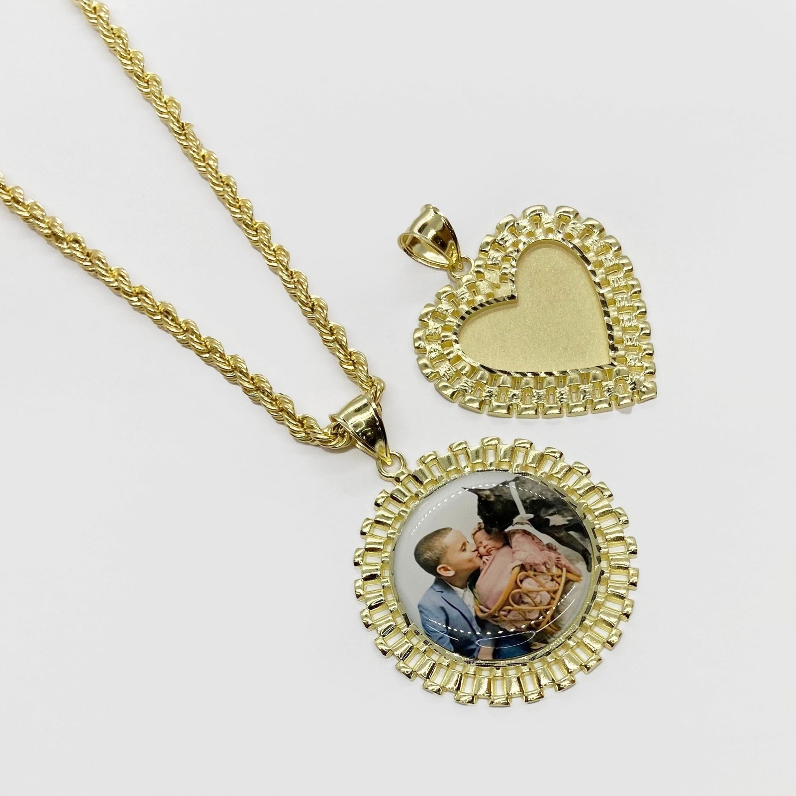 10k Gold Memorial Picture Classic Rolex Round / Heart Pendant Necklace
