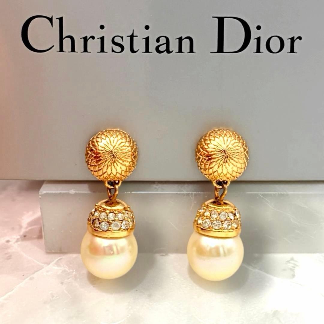 Excellent Condition Dior Earrings Fake Pearl Swing Vintage Gold
