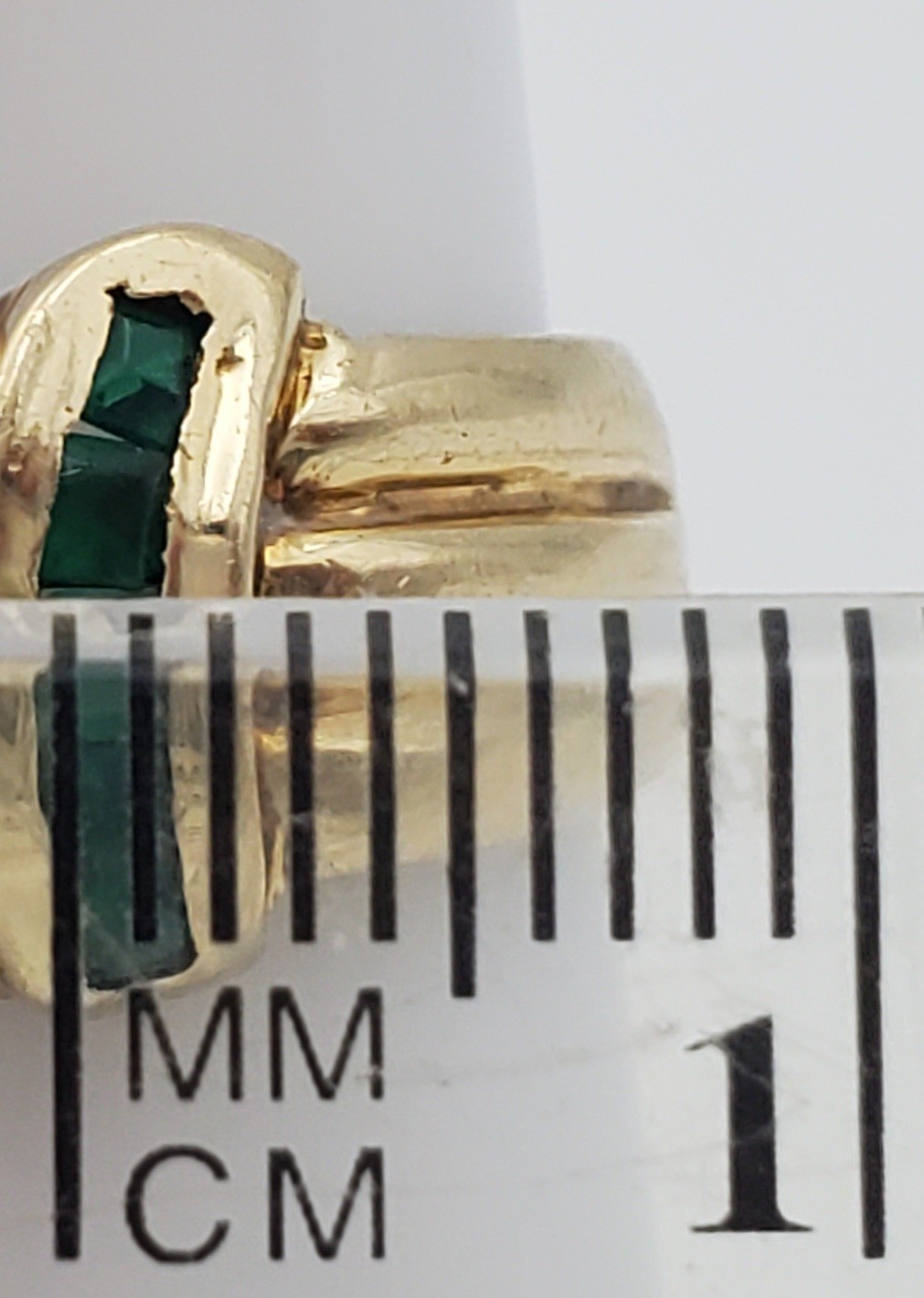14k Solid Yellow Gold 3 Bar/ Bow Design Ring Set With Clear & Green Stones