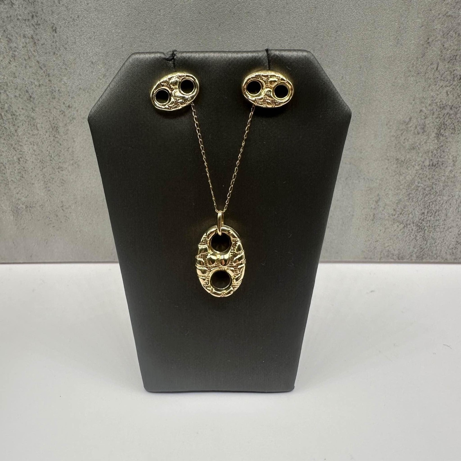 Estate Textured Puff Pendant & Earrings in 14kt Yellow Gold – 20″, 2.6g