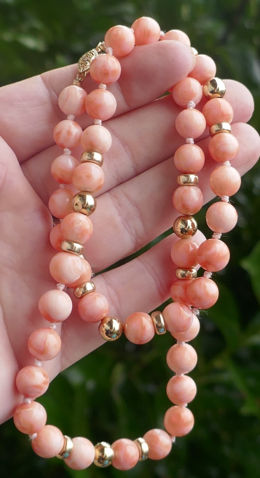 Vintage 14kt Yellow Gold & 8.7mm Coral Beaded Necklace – 20.5″ Long / 45.2g.