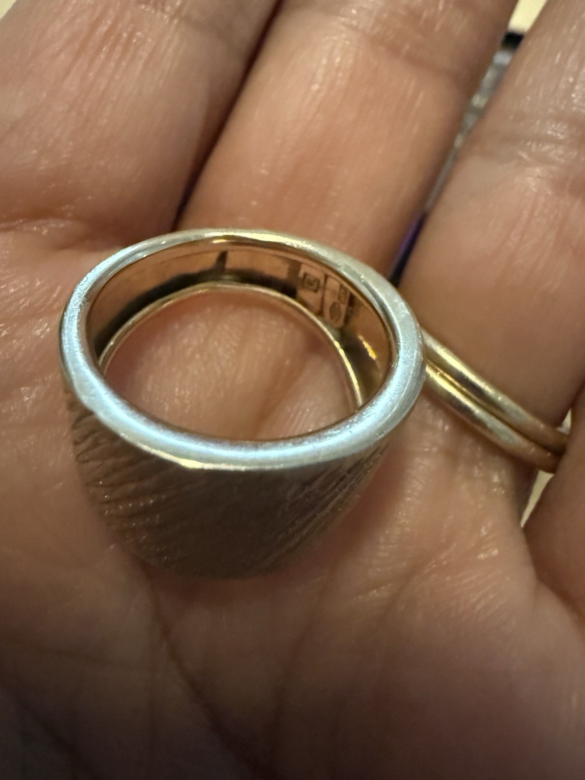 14K solid Gold Wide Textured Band Ring Size 5.75, No Stone