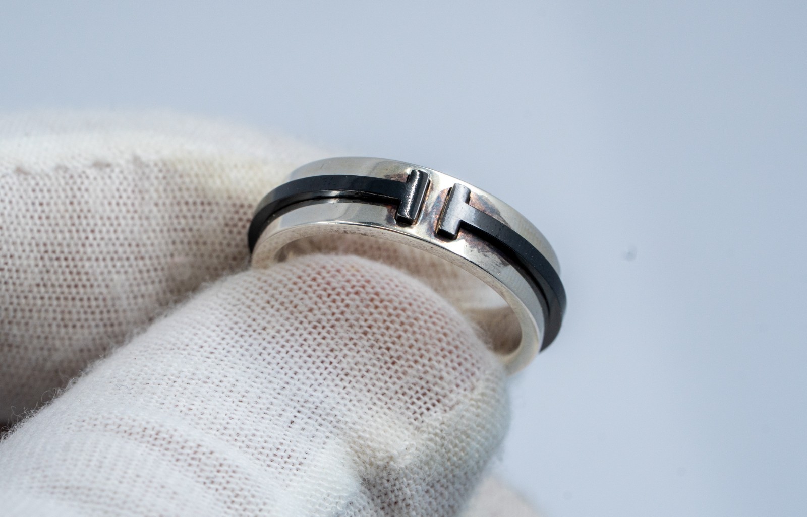 Tiffany & Co. Black Titanium and Silver Band Ring Sterling Silver Sz 6
