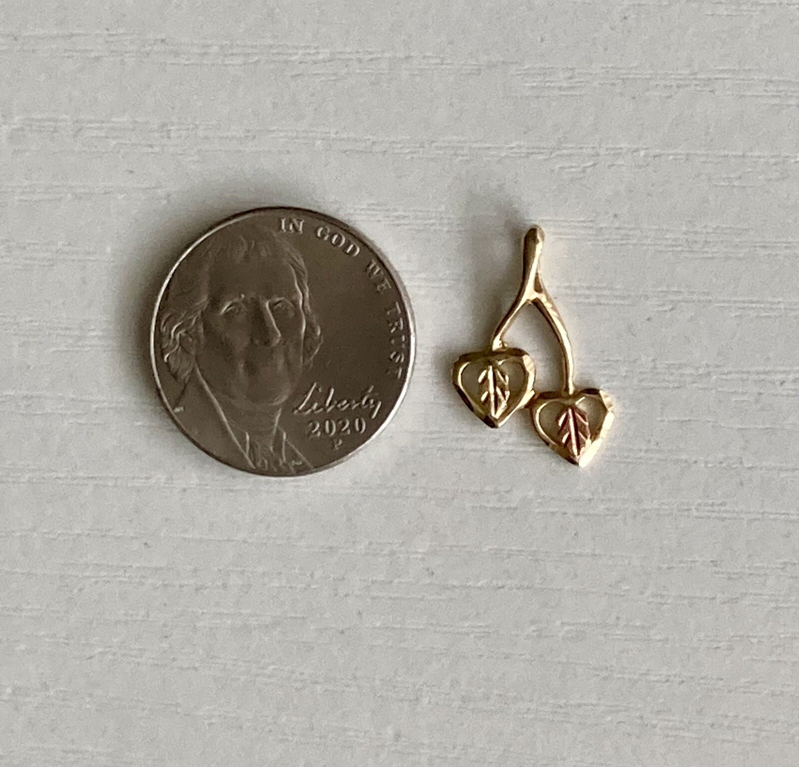 10k Yellow Gold Leaf Heart Pendant Charm Two-Tone Vintage Ladies Fine 3/4inch