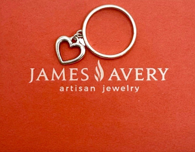 Darling Retired James Avery Sterling Silver Open Heart Charm Band Ring Sz 7.5