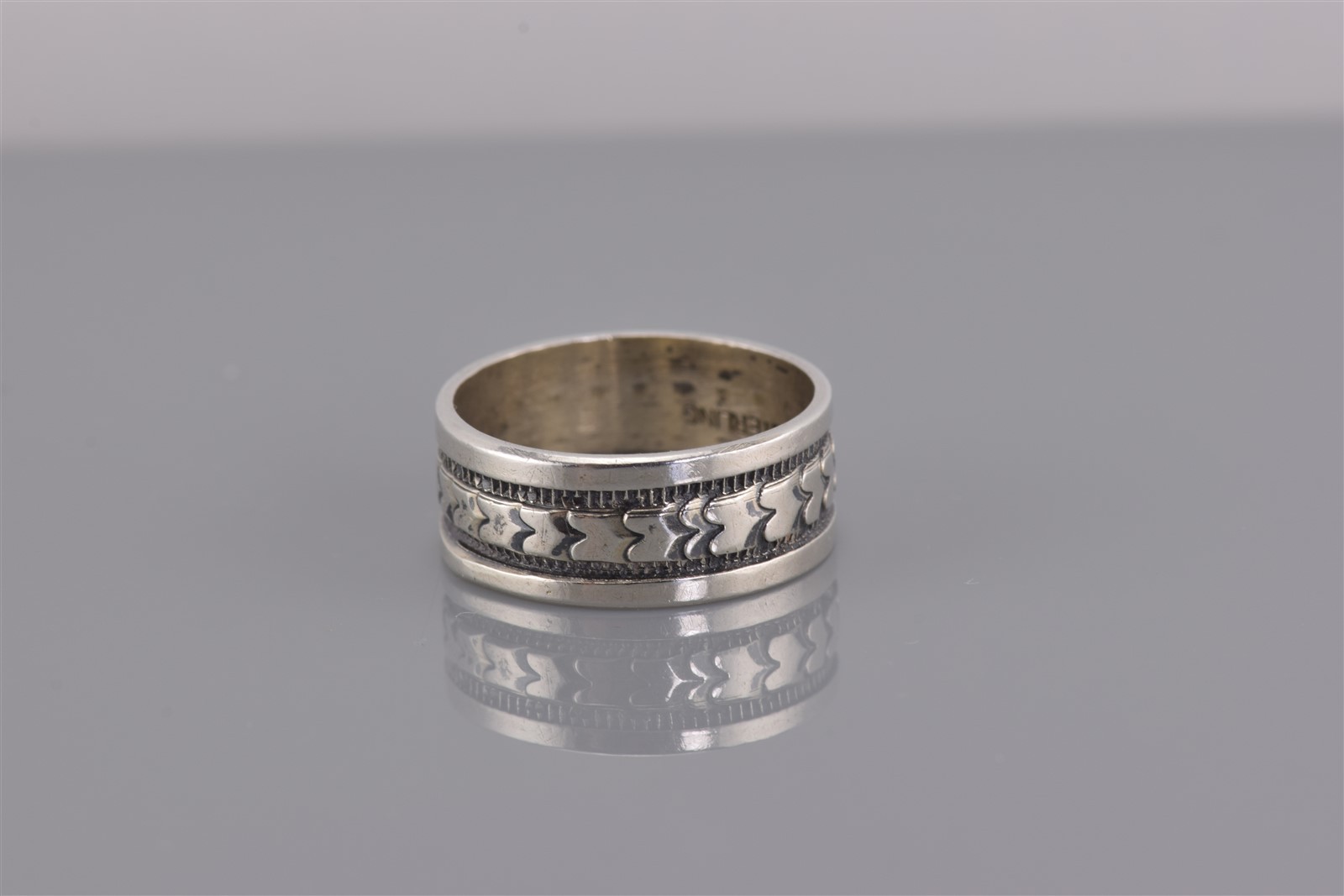 Vintage Sterling Silver 7mm Over Lapping Patterned Band Ring 925 Sz: 5