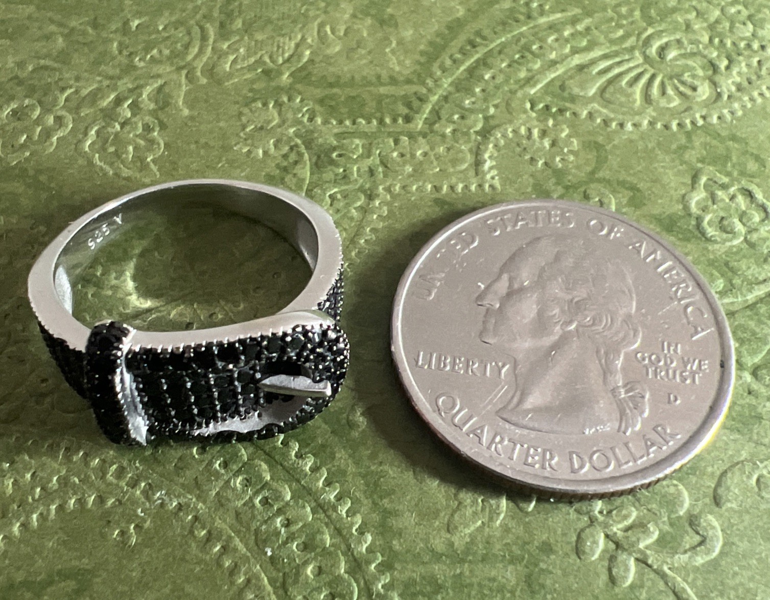 Signed Y Solid 925 Sterling Silver Black Spinel Sparkly Buckle Ring 6.75