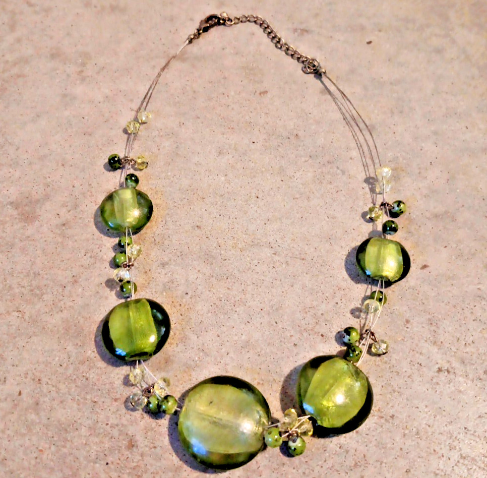Vintage Green Moss Acrylic Necklace, 19″ Wire Chain SPRING Latch Clasp Costume