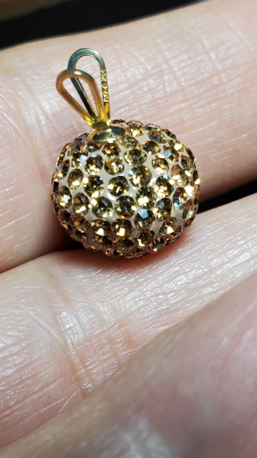 Pendant With Genuine Crystal in Beige Enamel & 10K Yellow Gold Length 17mm