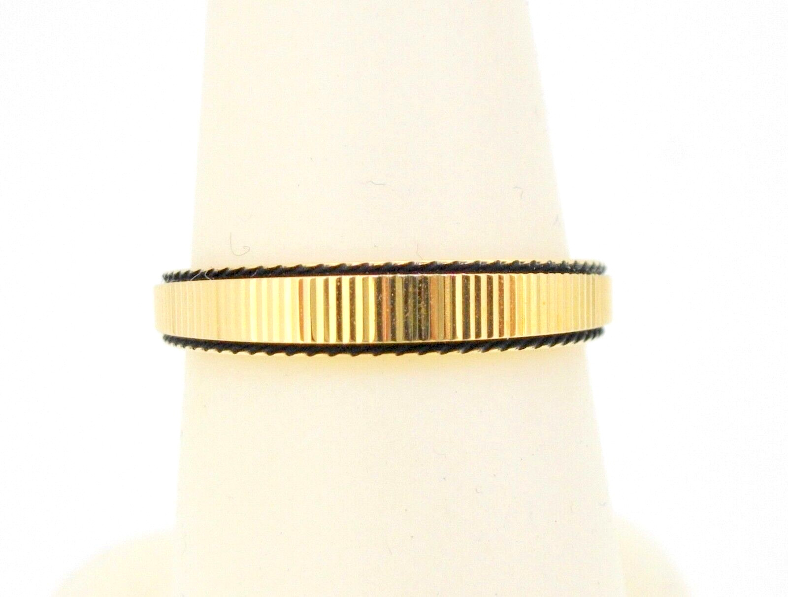 Ring 14k Yellow Gold Wedding Band Oxidized Black Trim Taper Lines design size 6