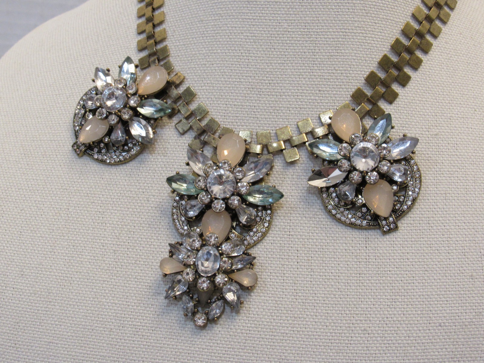 Bold Large Statement Necklace Sparkle Old Money Maximalist Loud Fashion Regal