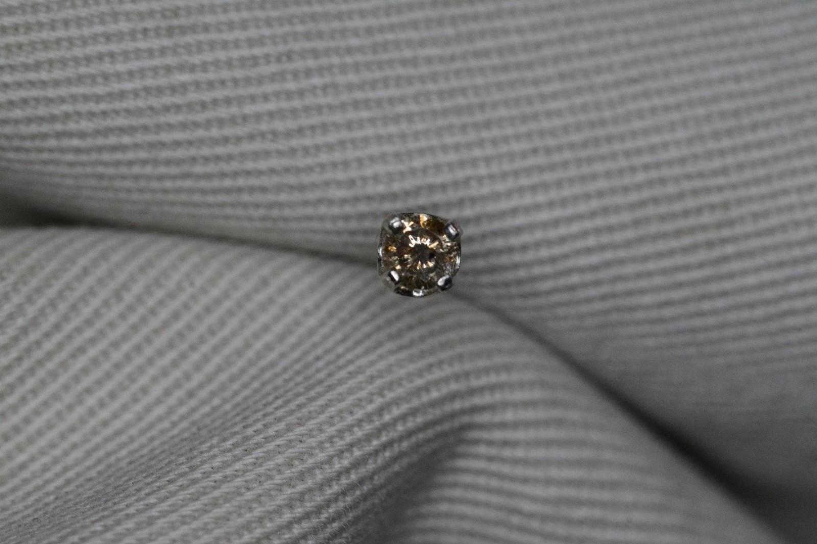 Real Diamond Single Stud Earring 0.10ct Earth Mined Natural Genuine Fancy SD4