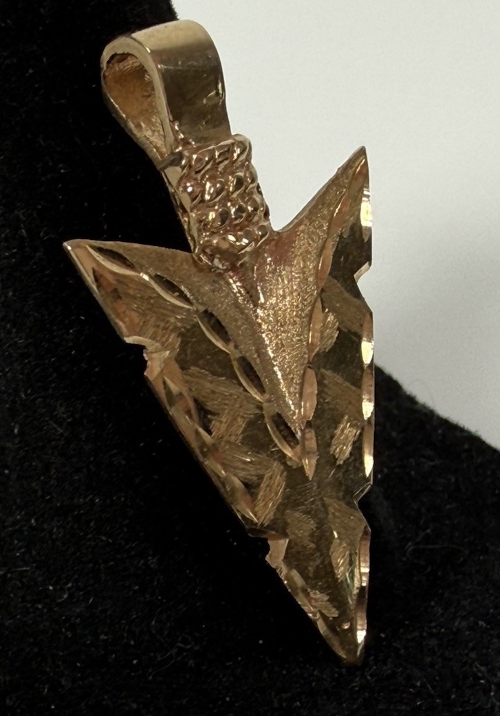 14K Yellow Gold Solid Arrowhead Pendant 3.32g Diamond Cut 33mm Chunky
