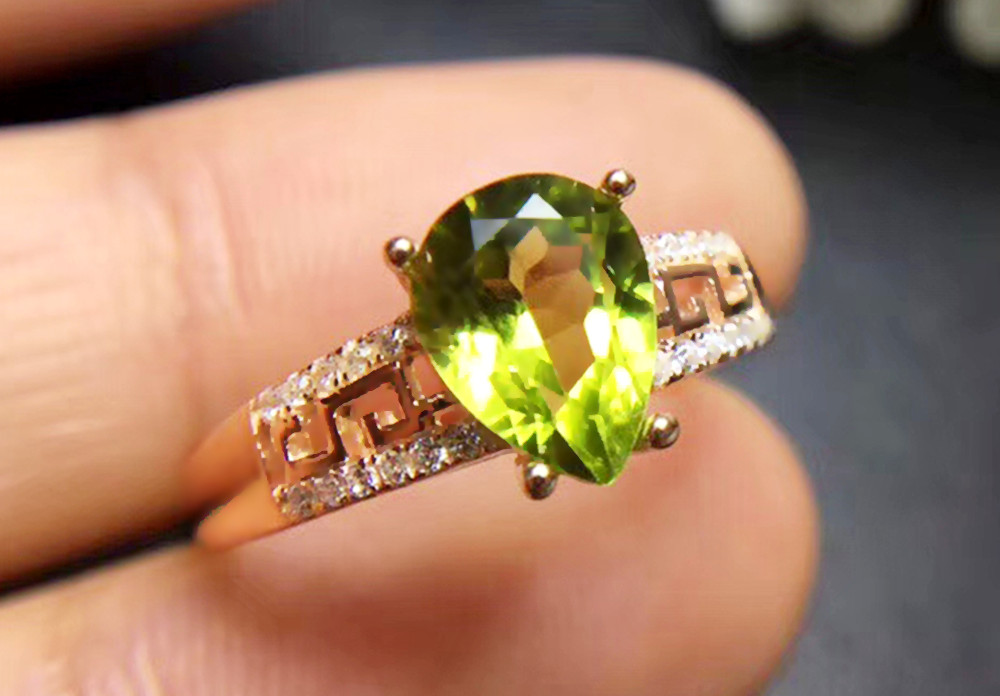 Natural Teardrop Eye Clean Green Peridot Sterling Silver 925 Handmade Women Ring