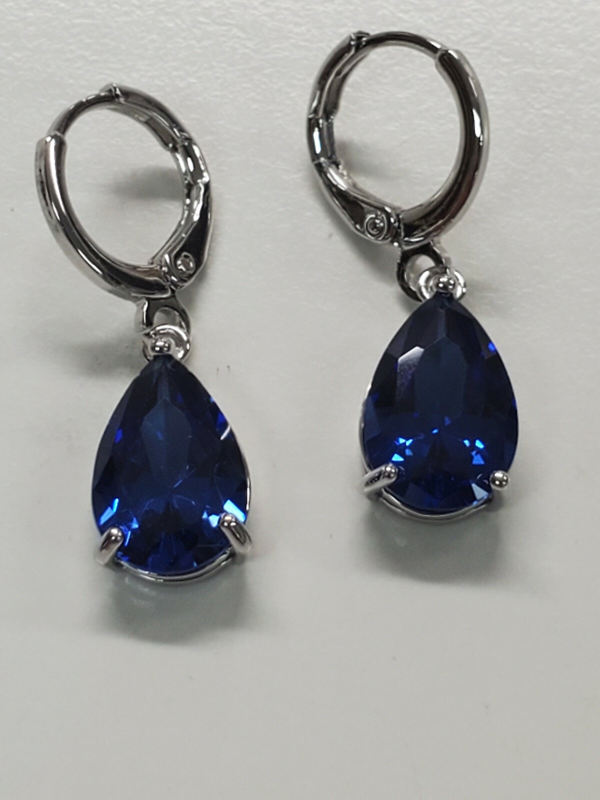 Hopi sterling silver earrings With 2 🍐 Sapair Switzerland Stones